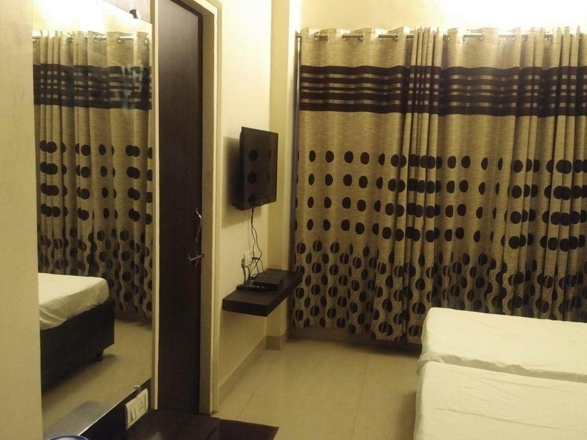 Hotel Rose Lodge Pune Zewnętrze zdjęcie