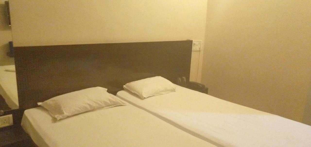 Hotel Rose Lodge Pune Zewnętrze zdjęcie